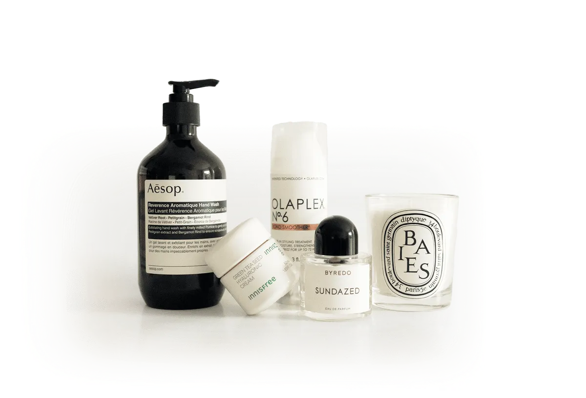 Beauty- en verzorgingsproducten in het presentatiebeeld van Qogita, waaronder Aesop, Olaplex en Byredo
